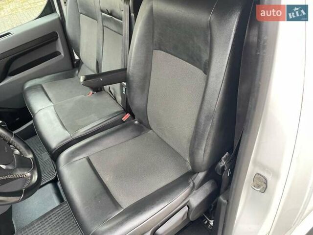 Белый Опель Виваро, объемом двигателя 2 л и пробегом 210 тыс. км за 16200 $, фото 4 на Automoto.ua