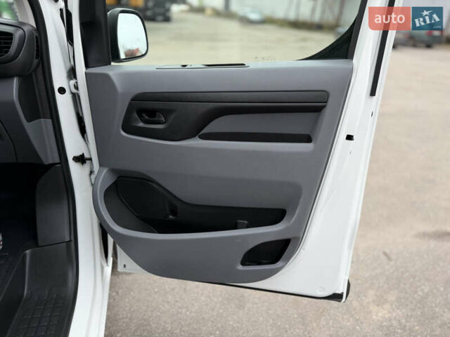 Белый Опель Виваро, объемом двигателя 2 л и пробегом 109 тыс. км за 19200 $, фото 15 на Automoto.ua