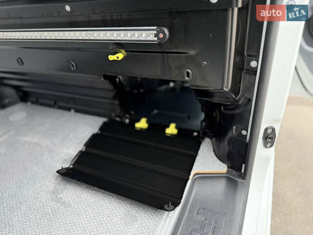 Белый Опель Виваро, объемом двигателя 2 л и пробегом 109 тыс. км за 19200 $, фото 13 на Automoto.ua