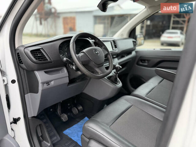 Белый Опель Виваро, объемом двигателя 2 л и пробегом 109 тыс. км за 19200 $, фото 18 на Automoto.ua