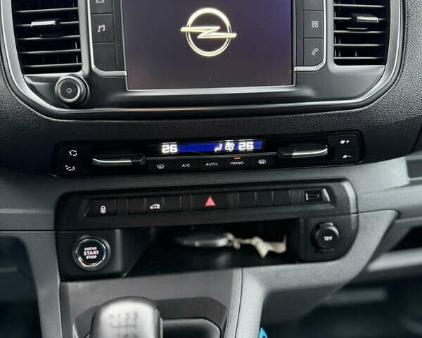 Белый Опель Виваро, объемом двигателя 2 л и пробегом 109 тыс. км за 19200 $, фото 21 на Automoto.ua