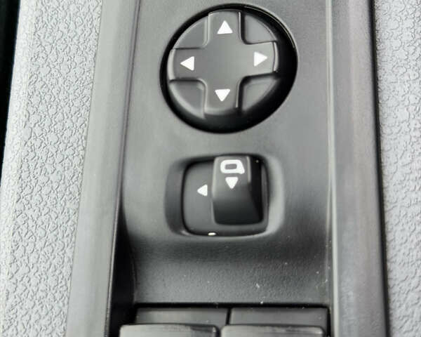 Белый Опель Виваро, объемом двигателя 2 л и пробегом 109 тыс. км за 19200 $, фото 25 на Automoto.ua