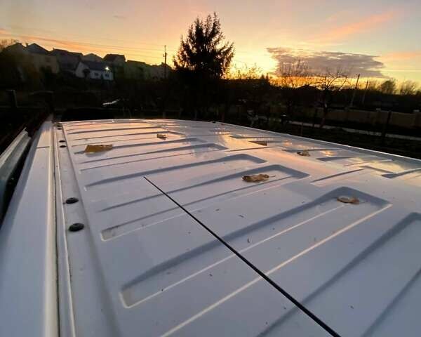 Белый Опель Виваро, объемом двигателя 1.6 л и пробегом 130 тыс. км за 15000 $, фото 21 на Automoto.ua