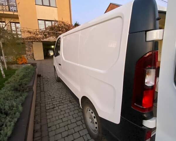 Белый Опель Виваро, объемом двигателя 1.6 л и пробегом 130 тыс. км за 15000 $, фото 6 на Automoto.ua