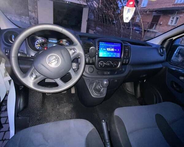 Белый Опель Виваро, объемом двигателя 1.6 л и пробегом 130 тыс. км за 15000 $, фото 17 на Automoto.ua