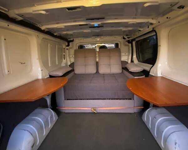 Белый Опель Виваро, объемом двигателя 1.6 л и пробегом 130 тыс. км за 15000 $, фото 13 на Automoto.ua