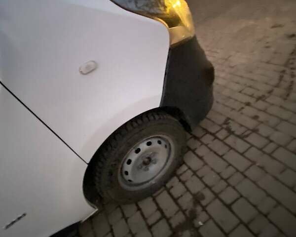 Белый Опель Виваро, объемом двигателя 1.6 л и пробегом 130 тыс. км за 15000 $, фото 7 на Automoto.ua