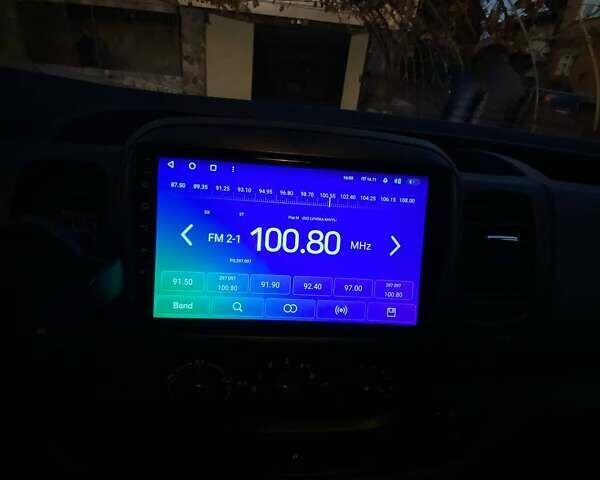 Белый Опель Виваро, объемом двигателя 1.6 л и пробегом 130 тыс. км за 15000 $, фото 15 на Automoto.ua