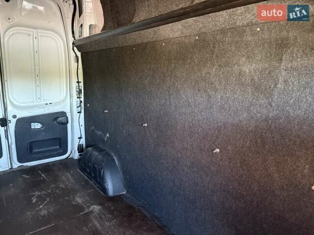 Белый Опель Виваро, объемом двигателя 1.6 л и пробегом 325 тыс. км за 11600 $, фото 7 на Automoto.ua