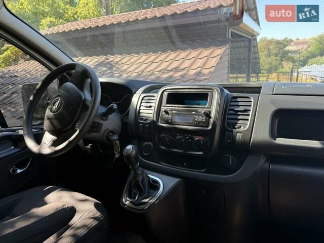 Белый Опель Виваро, объемом двигателя 1.6 л и пробегом 325 тыс. км за 11600 $, фото 6 на Automoto.ua