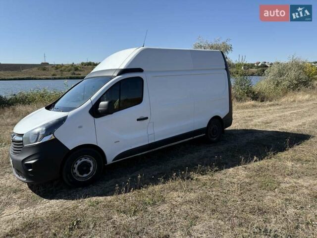 Белый Опель Виваро, объемом двигателя 1.6 л и пробегом 325 тыс. км за 11600 $, фото 2 на Automoto.ua