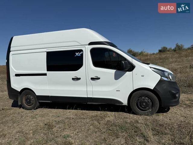 Белый Опель Виваро, объемом двигателя 1.6 л и пробегом 325 тыс. км за 11600 $, фото 1 на Automoto.ua