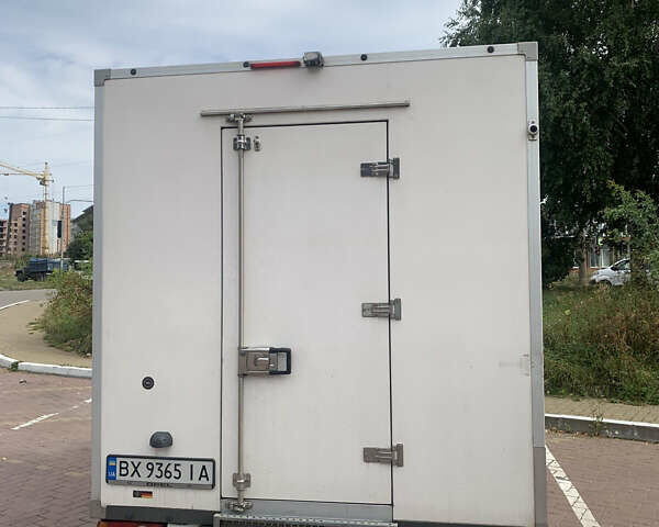 Белый Опель Виваро, объемом двигателя 1.6 л и пробегом 210 тыс. км за 11500 $, фото 1 на Automoto.ua