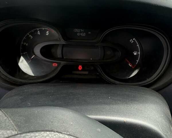 Белый Опель Виваро, объемом двигателя 1.6 л и пробегом 135 тыс. км за 15000 $, фото 8 на Automoto.ua