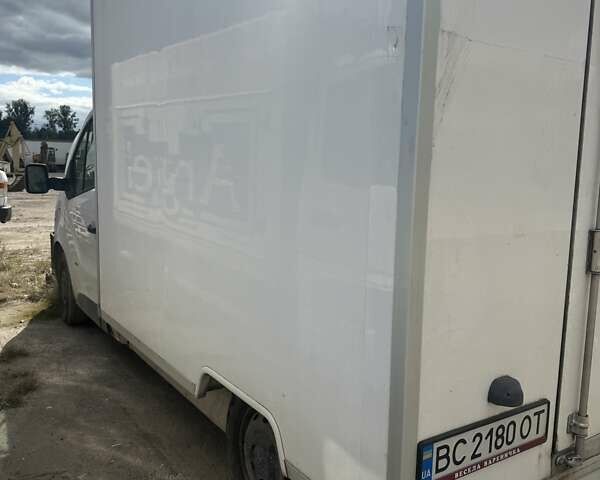 Белый Опель Виваро, объемом двигателя 1.6 л и пробегом 135 тыс. км за 15000 $, фото 4 на Automoto.ua
