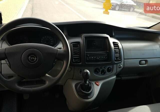 Белый Опель Виваро, объемом двигателя 2 л и пробегом 208 тыс. км за 15700 $, фото 20 на Automoto.ua