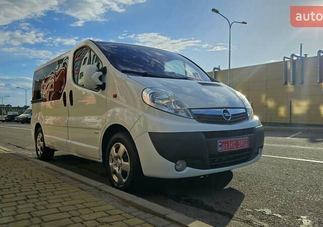 Белый Опель Виваро, объемом двигателя 2 л и пробегом 208 тыс. км за 15700 $, фото 222 на Automoto.ua