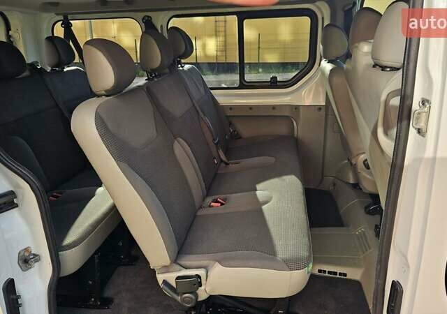 Белый Опель Виваро, объемом двигателя 2 л и пробегом 208 тыс. км за 15700 $, фото 91 на Automoto.ua