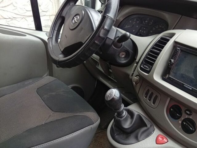 Белый Опель Виваро, объемом двигателя 1.9 л и пробегом 500 тыс. км за 3700 $, фото 7 на Automoto.ua