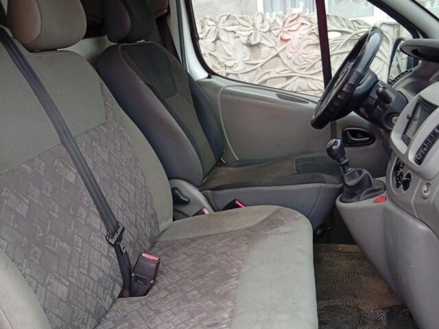 Белый Опель Виваро, объемом двигателя 1.9 л и пробегом 500 тыс. км за 3700 $, фото 5 на Automoto.ua