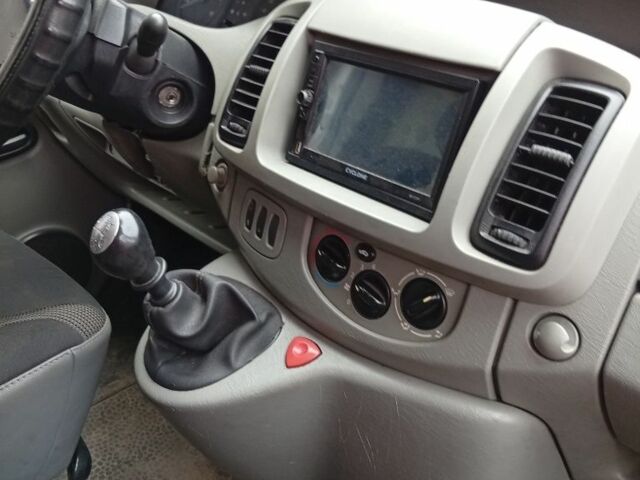 Белый Опель Виваро, объемом двигателя 1.9 л и пробегом 500 тыс. км за 3700 $, фото 6 на Automoto.ua