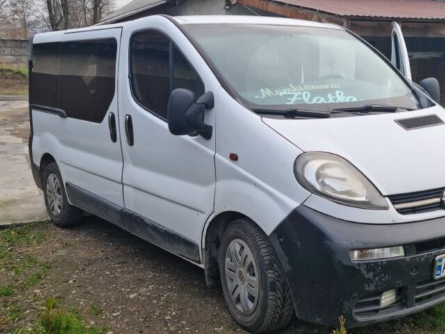 Белый Опель Виваро, объемом двигателя 1.9 л и пробегом 393 тыс. км за 5200 $, фото 1 на Automoto.ua