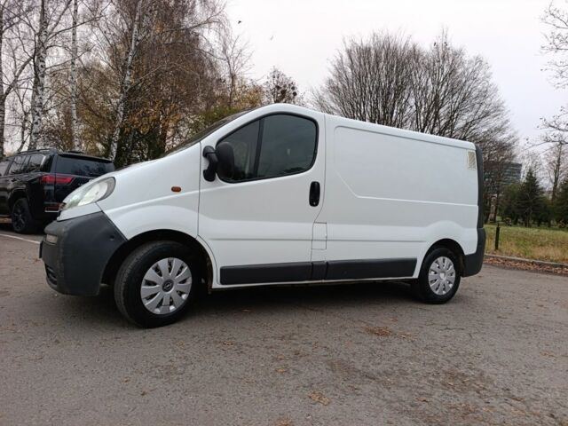 Білий Опель Віваро, об'ємом двигуна 1.9 л та пробігом 386 тис. км за 5800 $, фото 2 на Automoto.ua