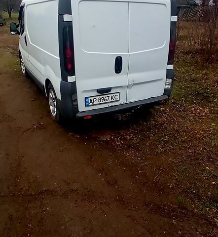Белый Опель Виваро, объемом двигателя 1.9 л и пробегом 335 тыс. км за 6700 $, фото 2 на Automoto.ua