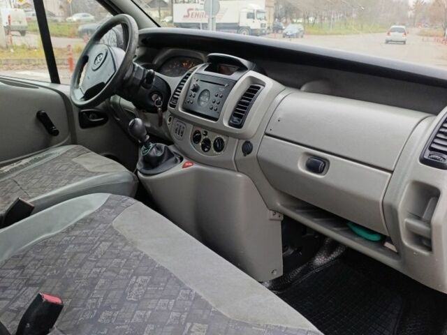 Білий Опель Віваро, об'ємом двигуна 1.9 л та пробігом 386 тис. км за 5800 $, фото 5 на Automoto.ua