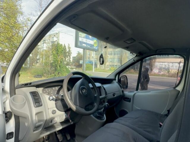 Белый Опель Виваро, объемом двигателя 1.9 л и пробегом 450 тыс. км за 4400 $, фото 6 на Automoto.ua