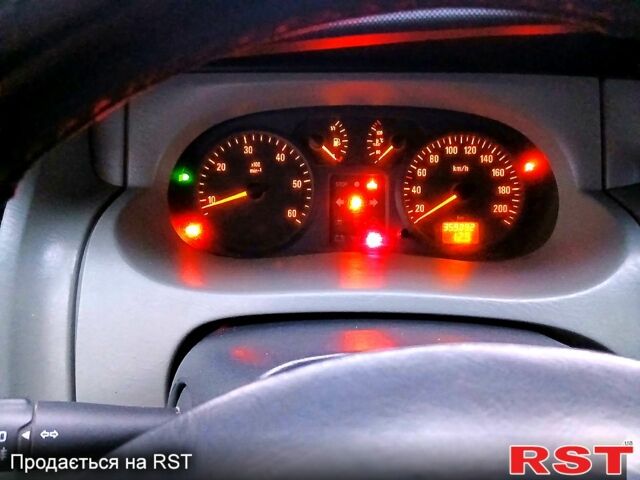 Білий Опель Віваро, об'ємом двигуна 1.9 л та пробігом 360 тис. км за 6400 $, фото 7 на Automoto.ua