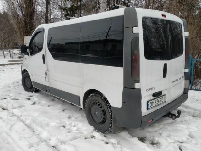 Белый Опель Виваро, объемом двигателя 2.5 л и пробегом 456 тыс. км за 6500 $, фото 4 на Automoto.ua