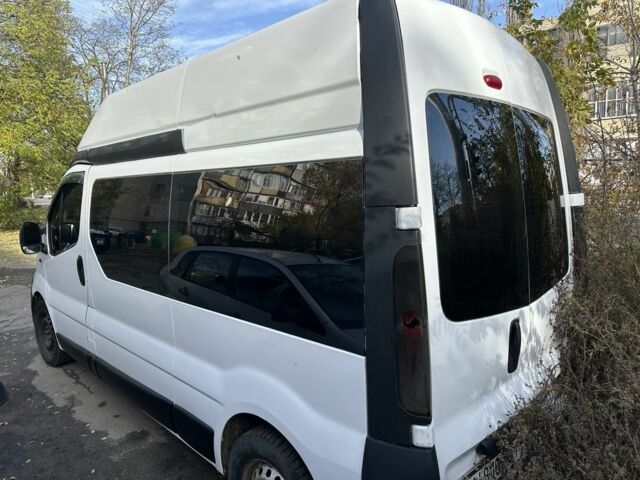 Белый Опель Виваро, объемом двигателя 1.9 л и пробегом 450 тыс. км за 4400 $, фото 4 на Automoto.ua