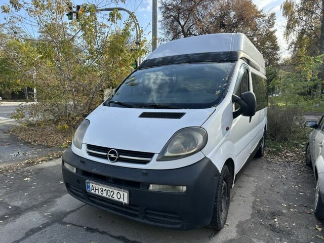 Белый Опель Виваро, объемом двигателя 1.9 л и пробегом 450 тыс. км за 4400 $, фото 2 на Automoto.ua