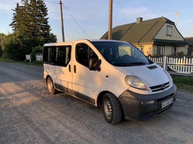 Белый Опель Виваро, объемом двигателя 1.9 л и пробегом 437 тыс. км за 5500 $, фото 3 на Automoto.ua