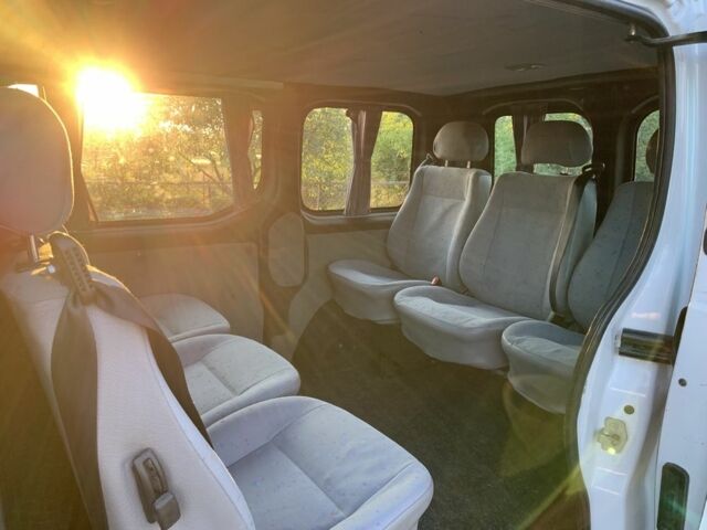 Белый Опель Виваро, объемом двигателя 1.9 л и пробегом 437 тыс. км за 5500 $, фото 6 на Automoto.ua