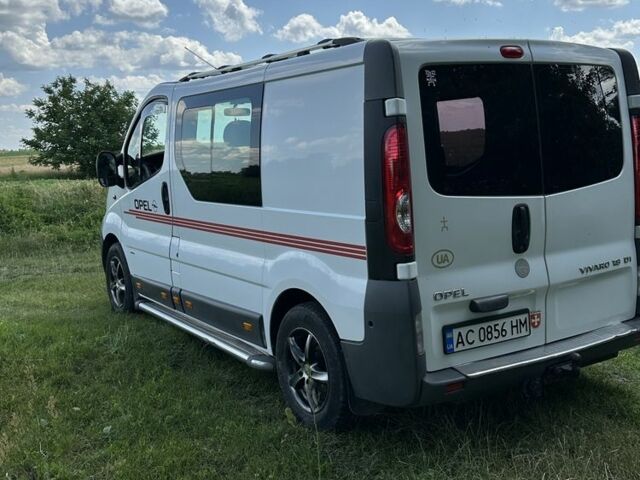 Белый Опель Виваро, объемом двигателя 1.9 л и пробегом 421 тыс. км за 7000 $, фото 4 на Automoto.ua