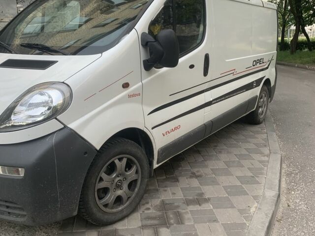 Білий Опель Віваро, об'ємом двигуна 1.9 л та пробігом 400 тис. км за 6000 $, фото 4 на Automoto.ua