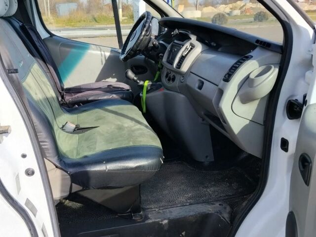 Білий Опель Віваро, об'ємом двигуна 1.9 л та пробігом 340 тис. км за 5800 $, фото 10 на Automoto.ua