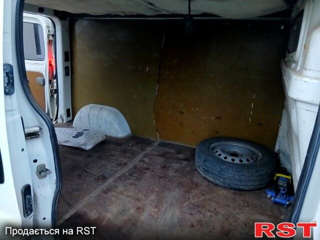 Білий Опель Віваро, об'ємом двигуна 1.9 л та пробігом 360 тис. км за 6400 $, фото 3 на Automoto.ua