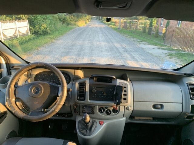 Белый Опель Виваро, объемом двигателя 1.9 л и пробегом 437 тыс. км за 5500 $, фото 4 на Automoto.ua