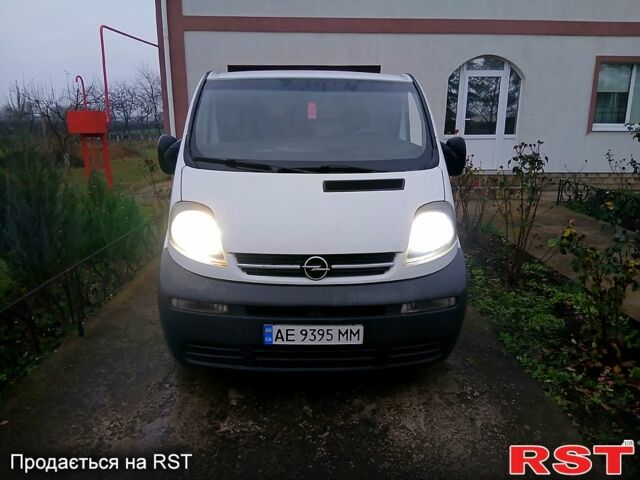 Білий Опель Віваро, об'ємом двигуна 1.9 л та пробігом 360 тис. км за 6400 $, фото 6 на Automoto.ua