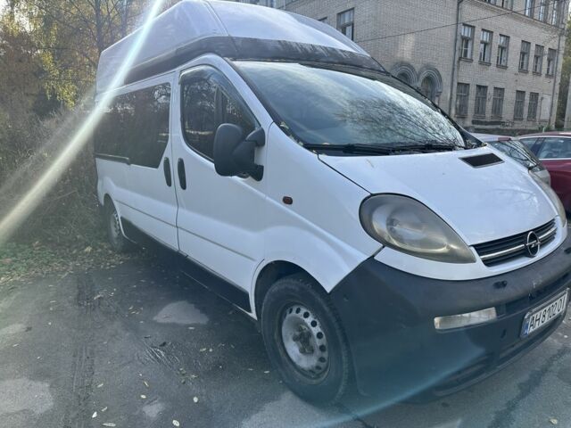 Белый Опель Виваро, объемом двигателя 1.9 л и пробегом 450 тыс. км за 4400 $, фото 1 на Automoto.ua