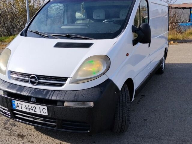 Білий Опель Віваро, об'ємом двигуна 1.9 л та пробігом 340 тис. км за 5800 $, фото 2 на Automoto.ua