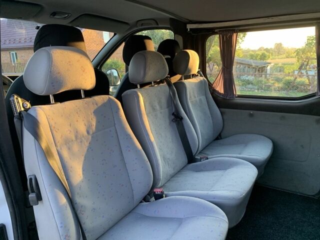 Белый Опель Виваро, объемом двигателя 1.9 л и пробегом 437 тыс. км за 5500 $, фото 5 на Automoto.ua