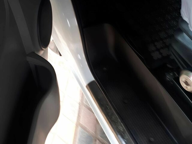 Белый Опель Виваро, объемом двигателя 0 л и пробегом 3 тыс. км за 6700 $, фото 5 на Automoto.ua