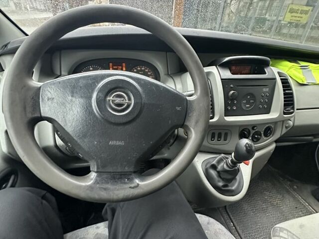 Белый Опель Виваро, объемом двигателя 1.9 л и пробегом 350 тыс. км за 3700 $, фото 6 на Automoto.ua