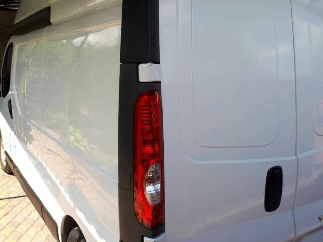 Белый Опель Виваро, объемом двигателя 0 л и пробегом 3 тыс. км за 6700 $, фото 2 на Automoto.ua