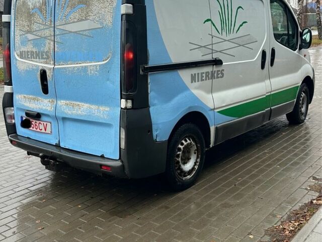 Белый Опель Виваро, объемом двигателя 1.9 л и пробегом 350 тыс. км за 3700 $, фото 4 на Automoto.ua