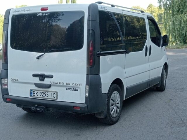 Белый Опель Виваро, объемом двигателя 1.9 л и пробегом 320 тыс. км за 8500 $, фото 3 на Automoto.ua